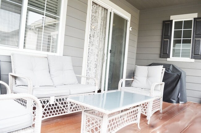 Foto del edificio - Stunning 4BR House in Englewood