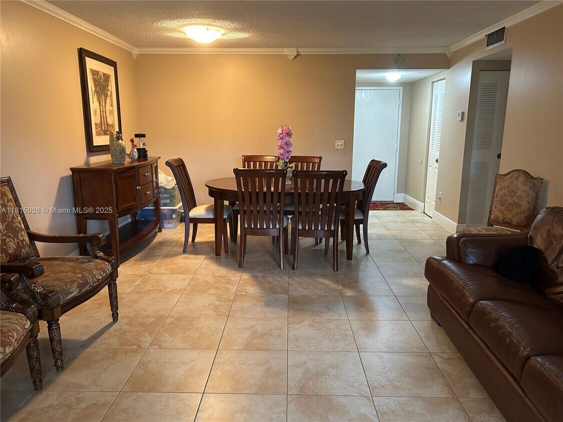 Primary Photo - 7757 SW 86th St
