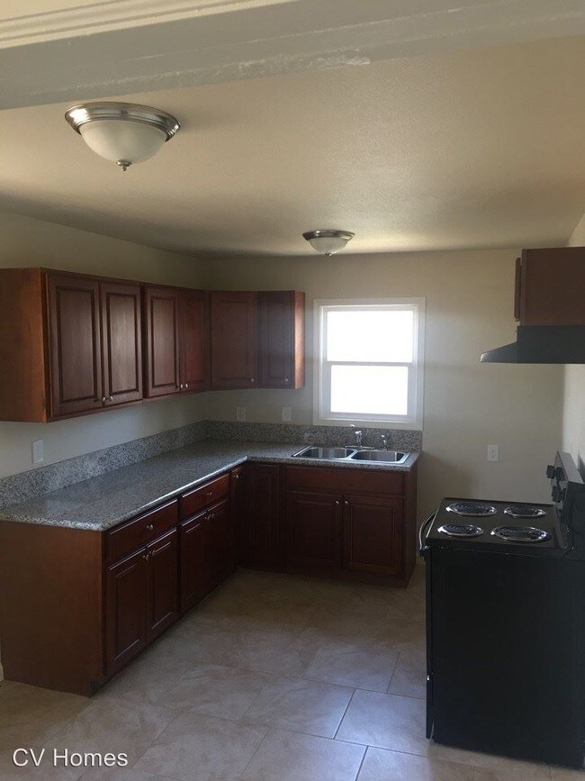 Foto del edificio - 2 br, 1 bath House - 2549 S Lotus Ave
