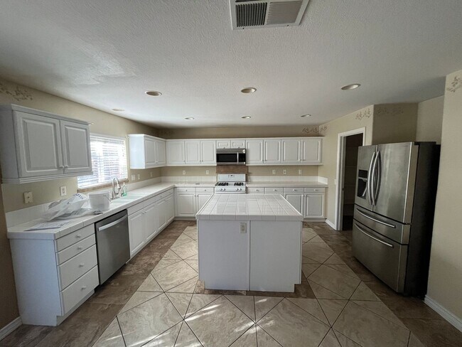 Building Photo - 31807 Empresa Cir