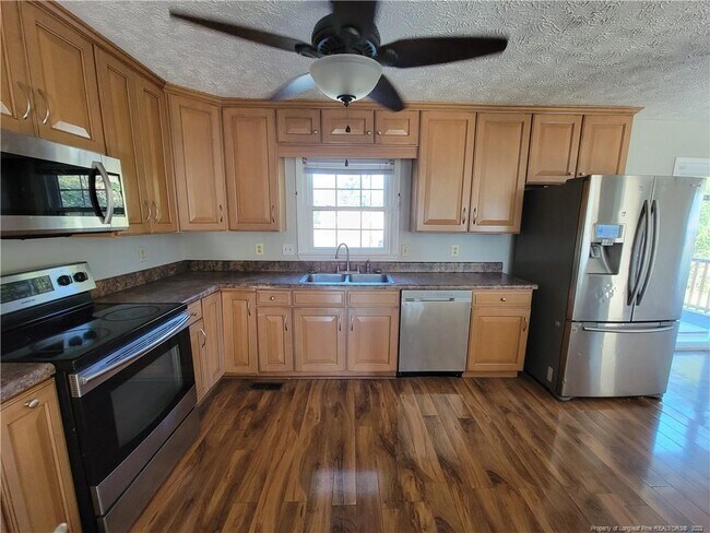 Foto del edificio - 214 Wintergreen Dr