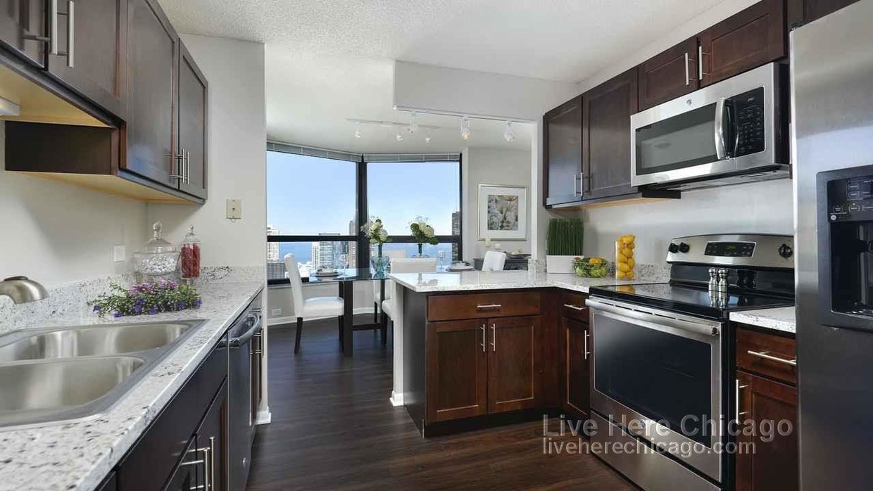 Foto principal - 165 N Harbor Dr