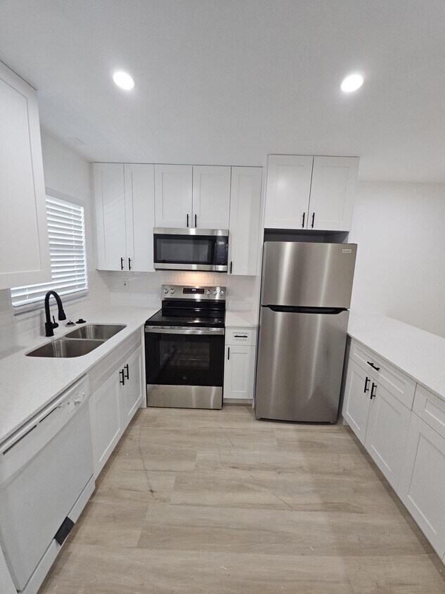 Foto principal - 2755 W Atlantic Ave