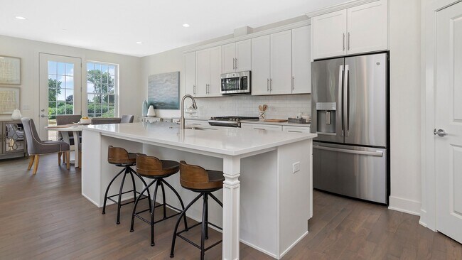 Building Photo - 712 Cumnor Ave