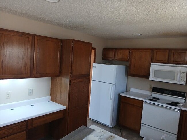 Foto del edificio - COMING SOON!!! 3 BEDROOM HOUSE!