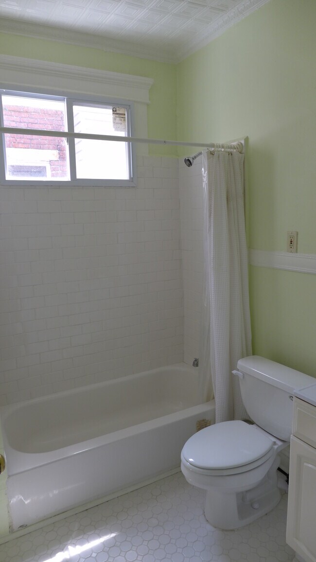 Foto del edificio - 341 E 28th St