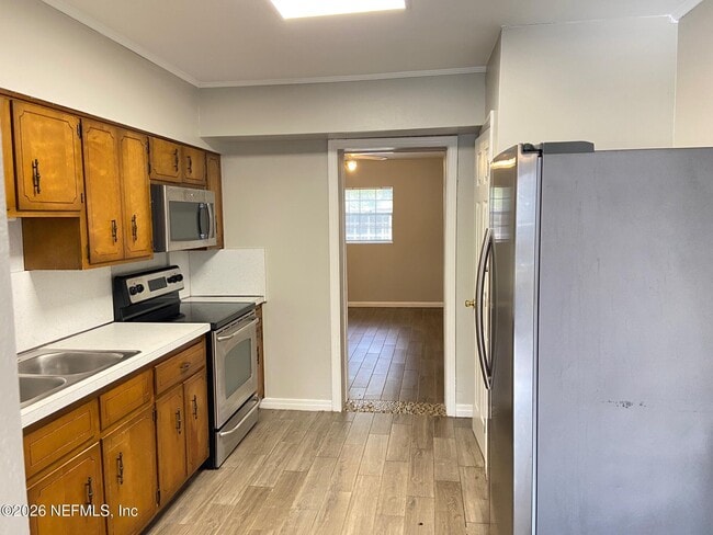 Foto del edificio - 8929 MacArthur Ct S