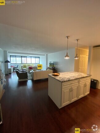 Building Photo - 6 Whittier Pl