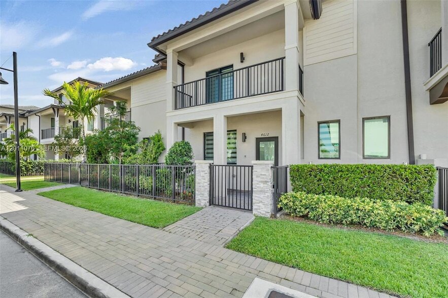 Photo - 4612 NW 83rd Avenue Unit 4612