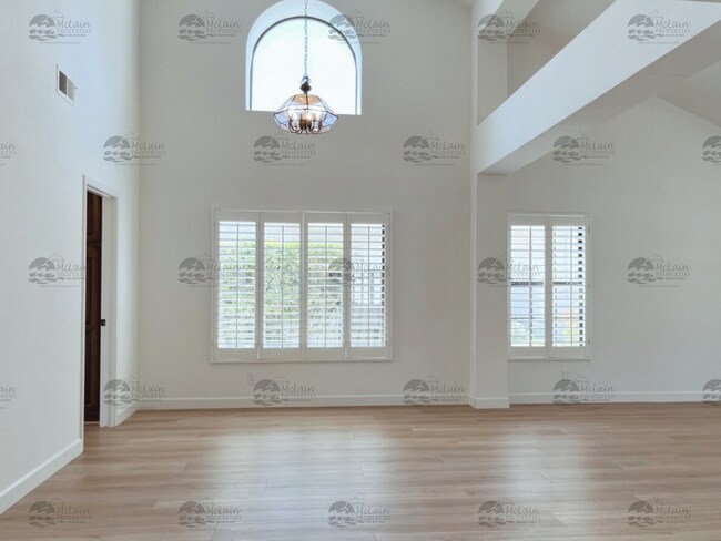 Foto del edificio - Shadowridge  Gorgeous 3 Bedroom Home In Desirable Neighborhood / Vista