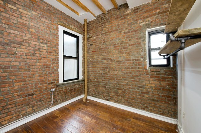 Building Photo - 28 Forsyth Street