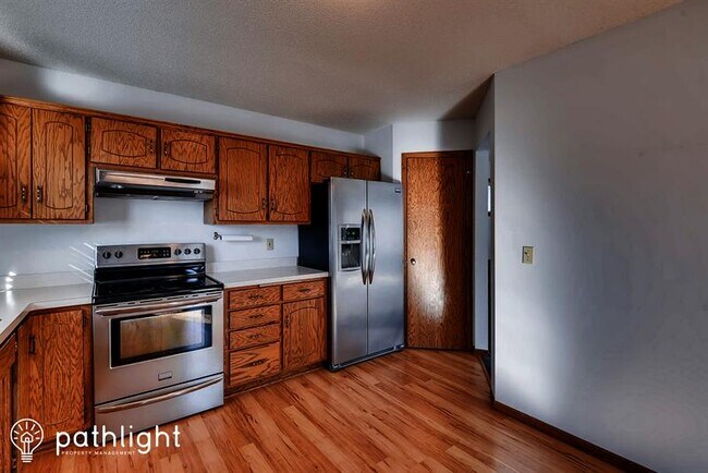 Building Photo - 1407 Primrose Lane, Shakopee, MN, 55379