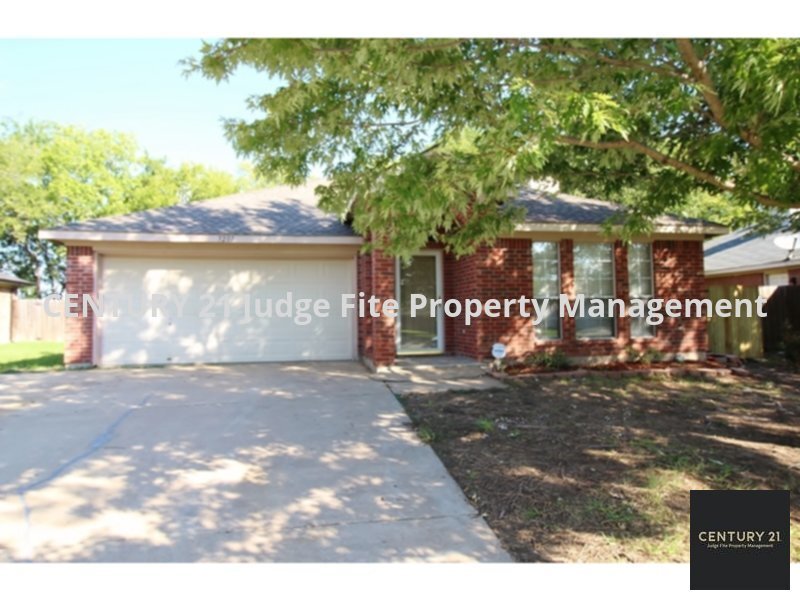 Cozy 3/2/2 in Sought After Mansfield ISD R... House Rental in