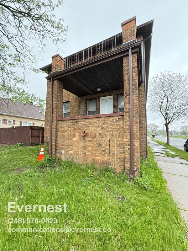 Foto principal - 5440 Milford St