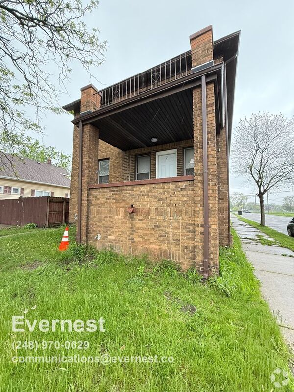 Building Photo - 5440 Milford St