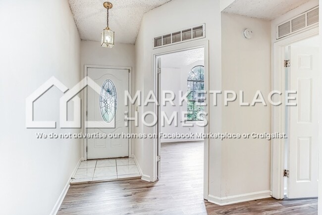 Building Photo - 1533 Kingfisher Ln N