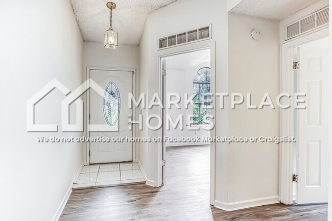 Foto del edificio - 1533 Kingfisher Ln N