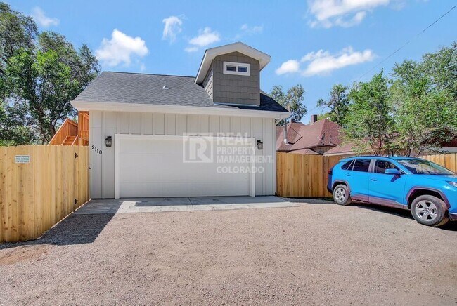 Foto del edificio - 2110 W Pikes Peak Ave