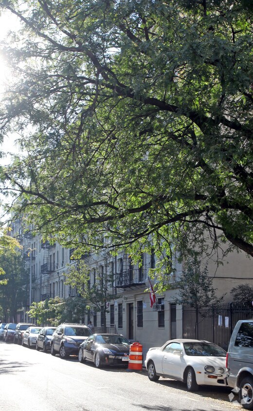 Foto del edificio - 222 E 119th St