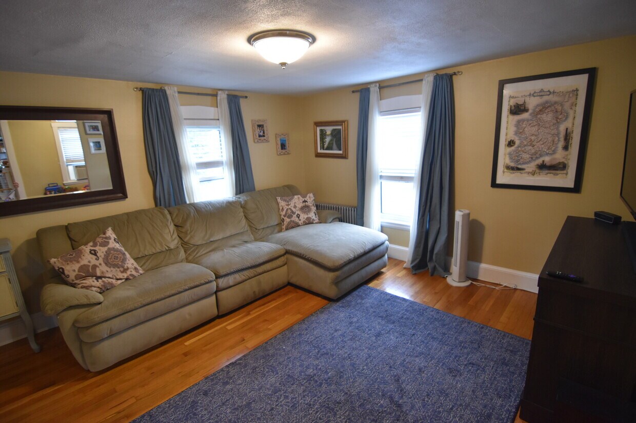 19 Columbia Terrace, Dedham, MA 02026 Condo for Rent in Dedham, MA