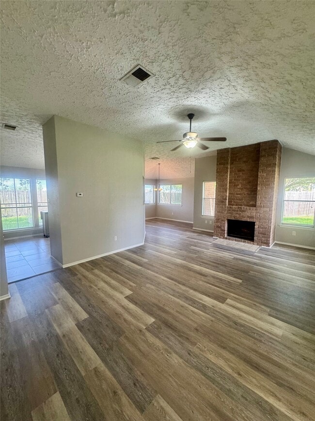 Building Photo - 15702 Roxton Ridge Dr