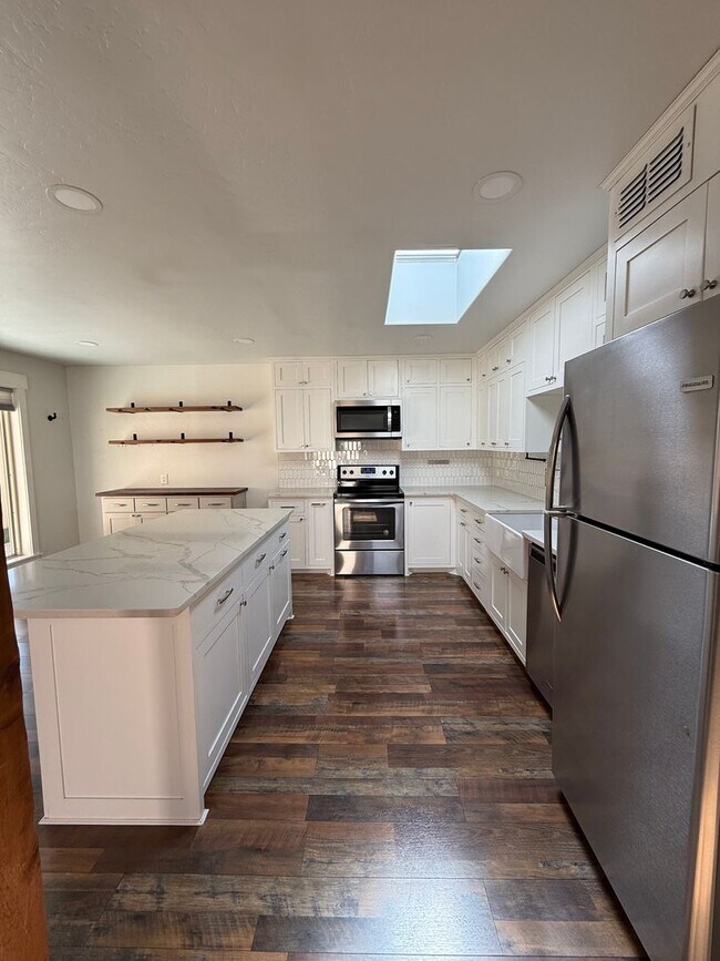 Foto del edificio - Charming 3 bed 2 bath!