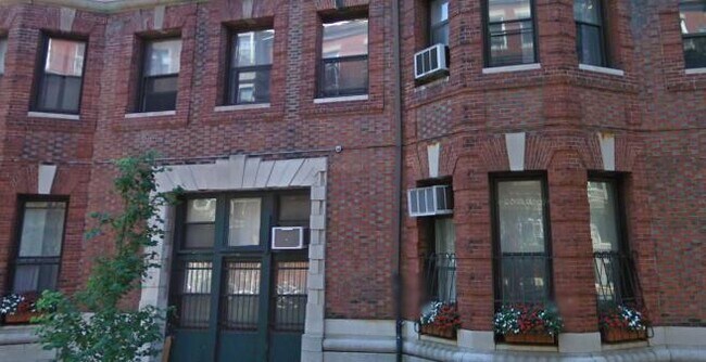 Building Photo - 64 Hemenway St