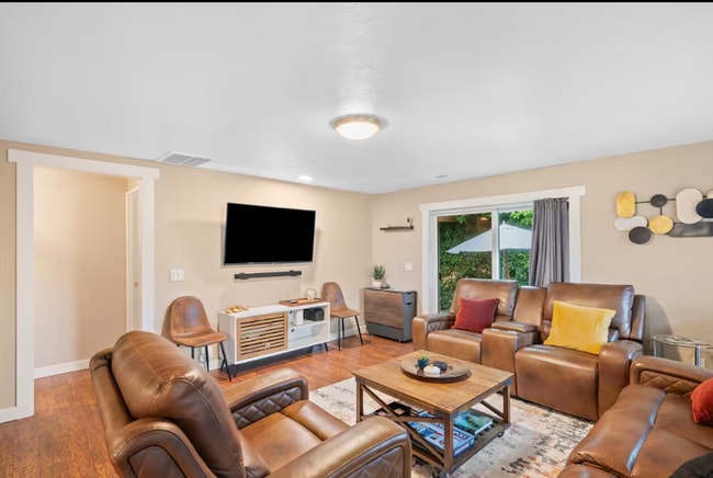 Photo - 9810 NE 3rd St House