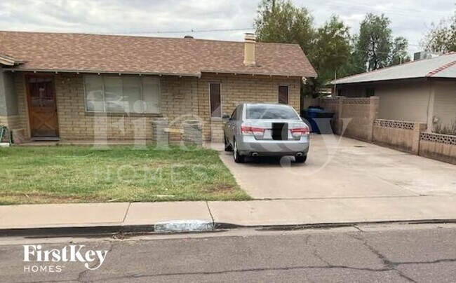 Building Photo - 509 W 3rd Pl