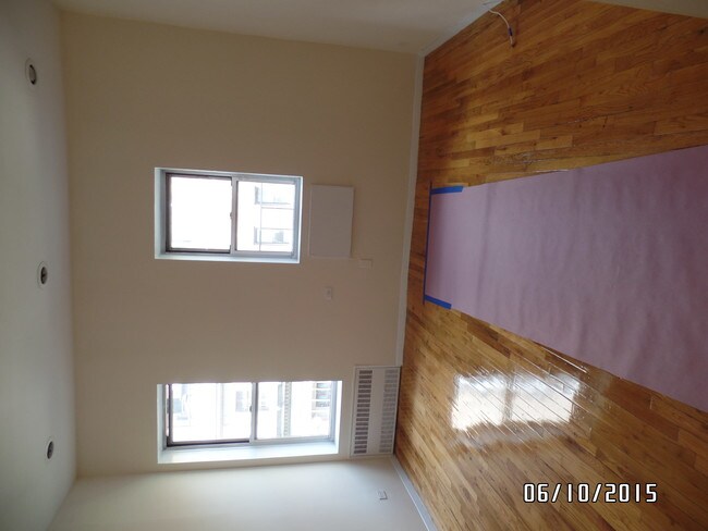 Building Photo - 144 E 22nd St