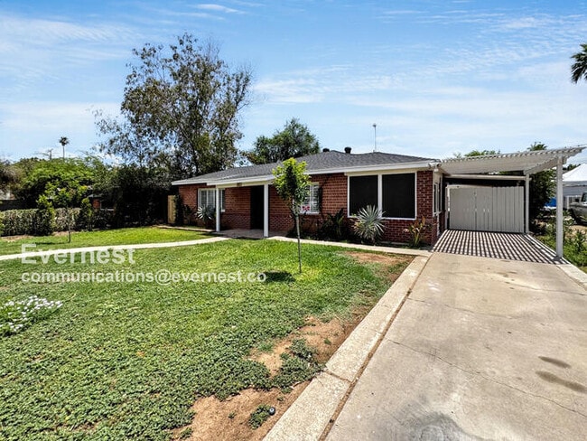 Building Photo - 801 W Earll Dr
