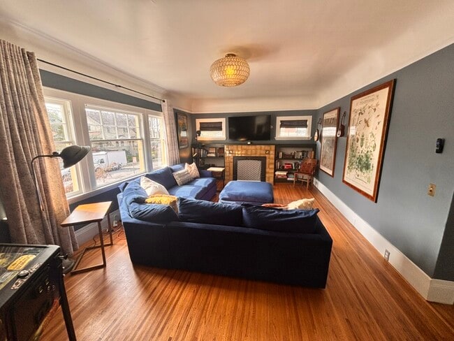 Building Photo - 238 Mather St