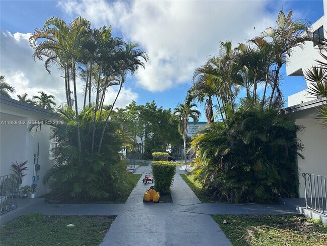 Building Photo - 740 84th St