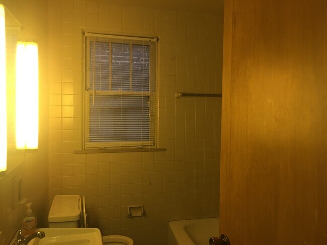 Foto del edificio - 1012 Wallace Ave