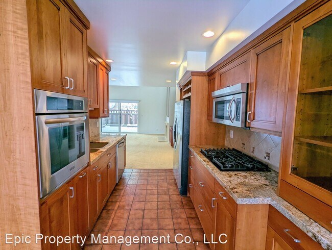 Foto del edificio - 3 br, 2.5 bath House - 2078 E Michigan Ave