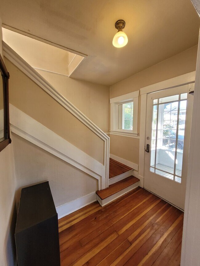 Foto del edificio - Classic Bellingham Home 3 Bed 2 Bath