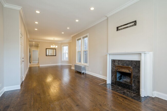 Building Photo - 4877 N Ashland Ave