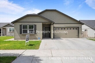 Building Photo - 558 S Lakeland Dr