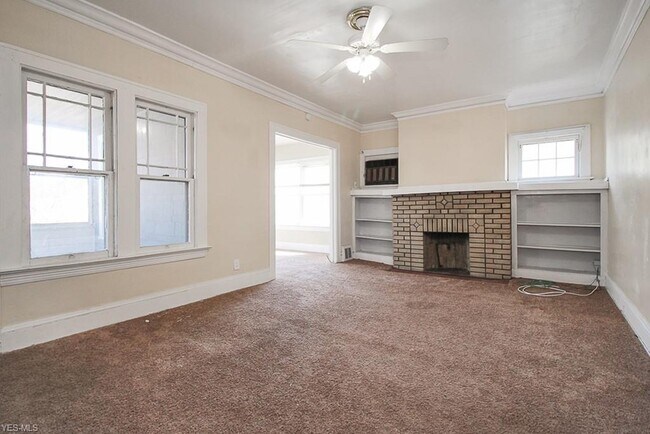 Building Photo - 15816 Grovewood Ave