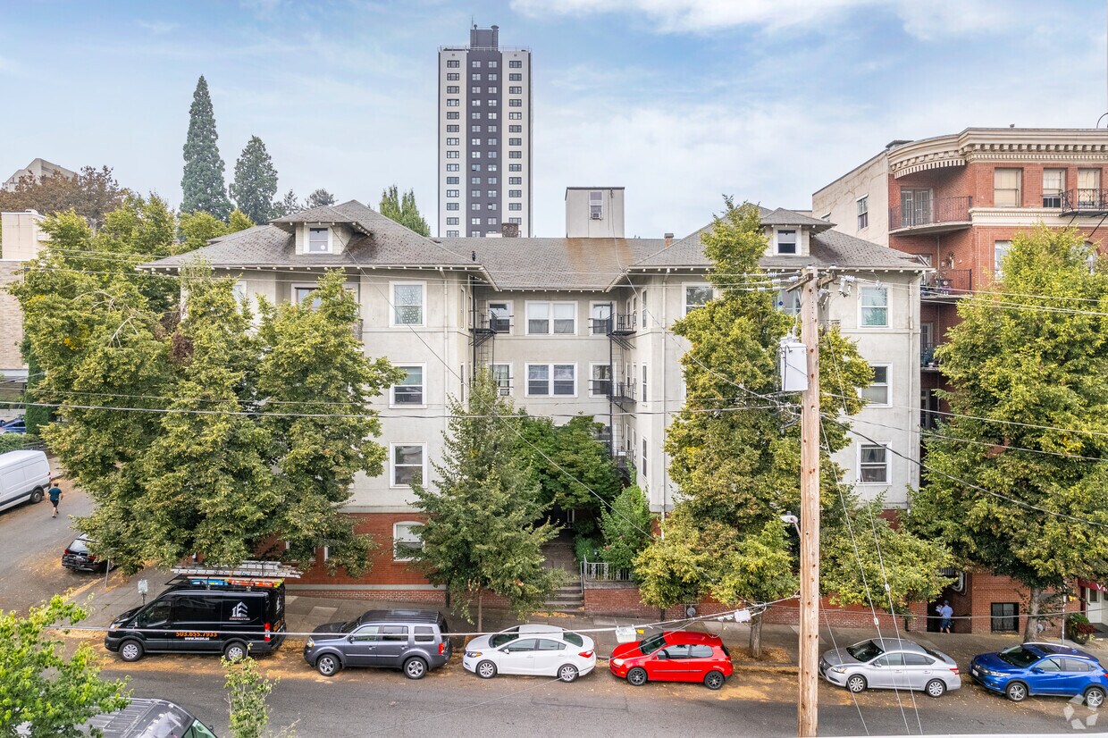Primary Photo - King Hill Condominiums