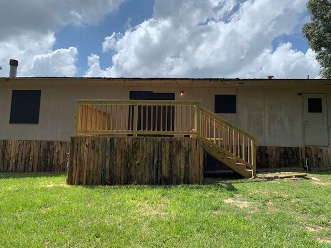 Foto principal - Double-Wide Mobile Home. Housing Accepted!