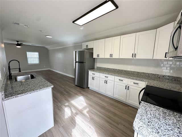 Building Photo - 805 Kingdom Cir