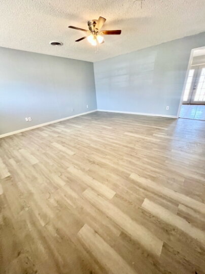 Foto del edificio - "Charming Lubbock with Spacious Ambiance – 1,479 Sq Ft Oasis on 40th Street!"