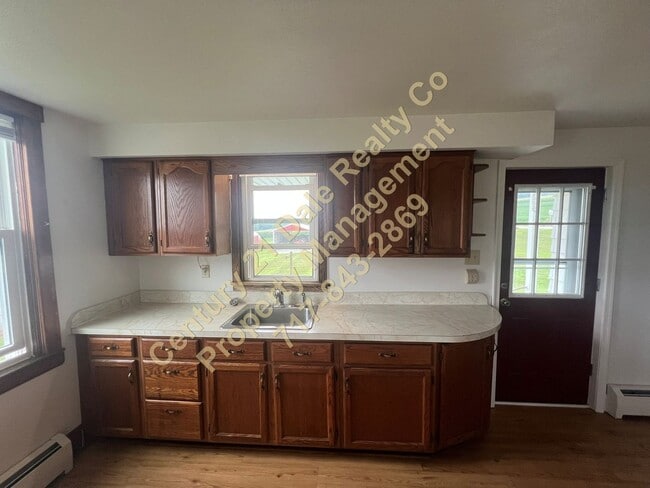 Building Photo - 4 BR Home in Red Lion School District