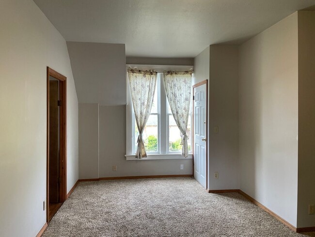 Building Photo - M1614 #1-3