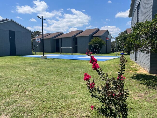 Foto del edificio - Devine Place Apartments