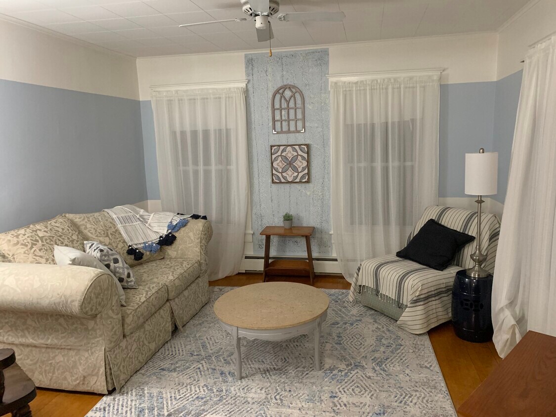 Living Room - 87 Jackson Ave