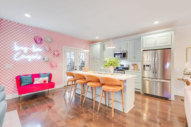 Foto del edificio - 2826 Hutson Ave