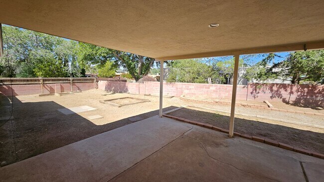 Foto del edificio - 3 Bed 2 Bath