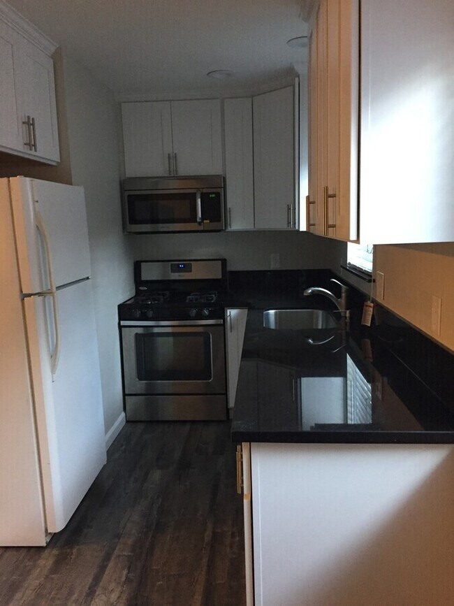 Foto del edificio - 8517 Oak Ave